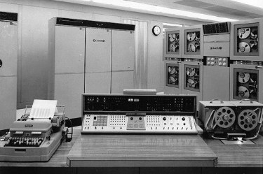 Console of General Electric's commercial ERMA.